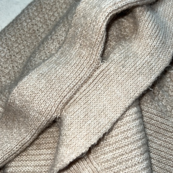 Sleeveless‎ poncho type top - Picture 6 of 7